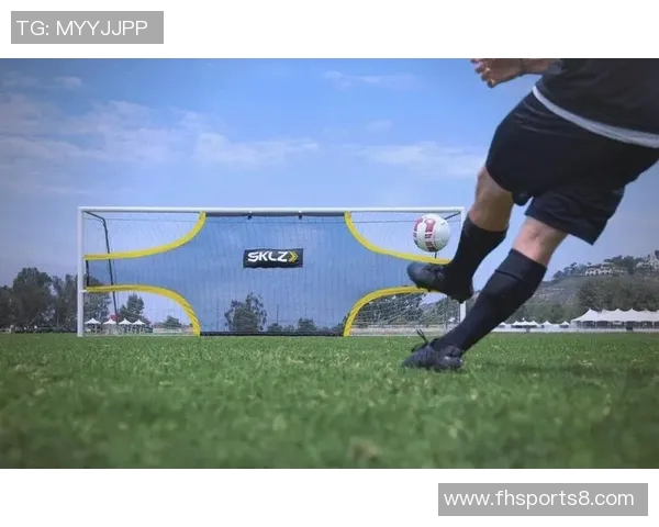 精准射门技巧揭秘足球定点射门训练方法与实战应用分析 精准射门技巧揭秘足球定点射门训练方法与实战应用分析